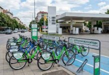 С безплатни велосипеди държавата бори високите цени на горивата